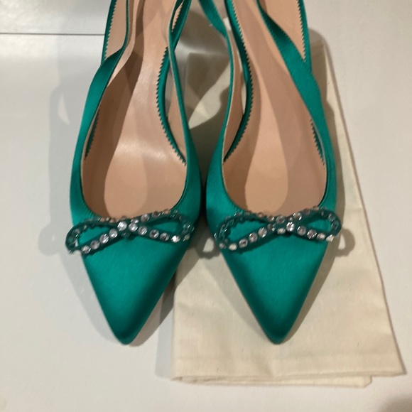 J Crew heels, the heel is 2.5 inches - Picture 4 of 8